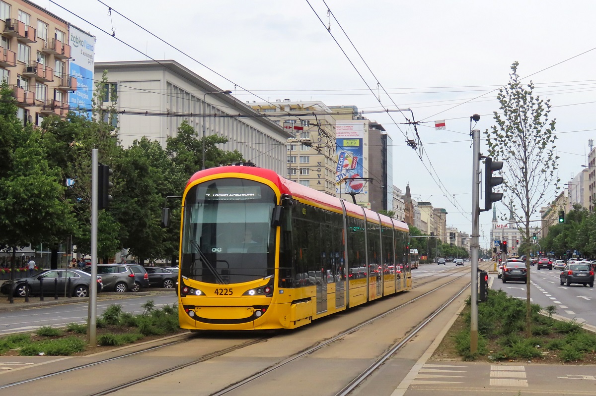 4225
Hyundai jedzie jako kurs linii numer 4: WyĹcigi (12:56)-Rondo Ĺťaba (13:50). 
