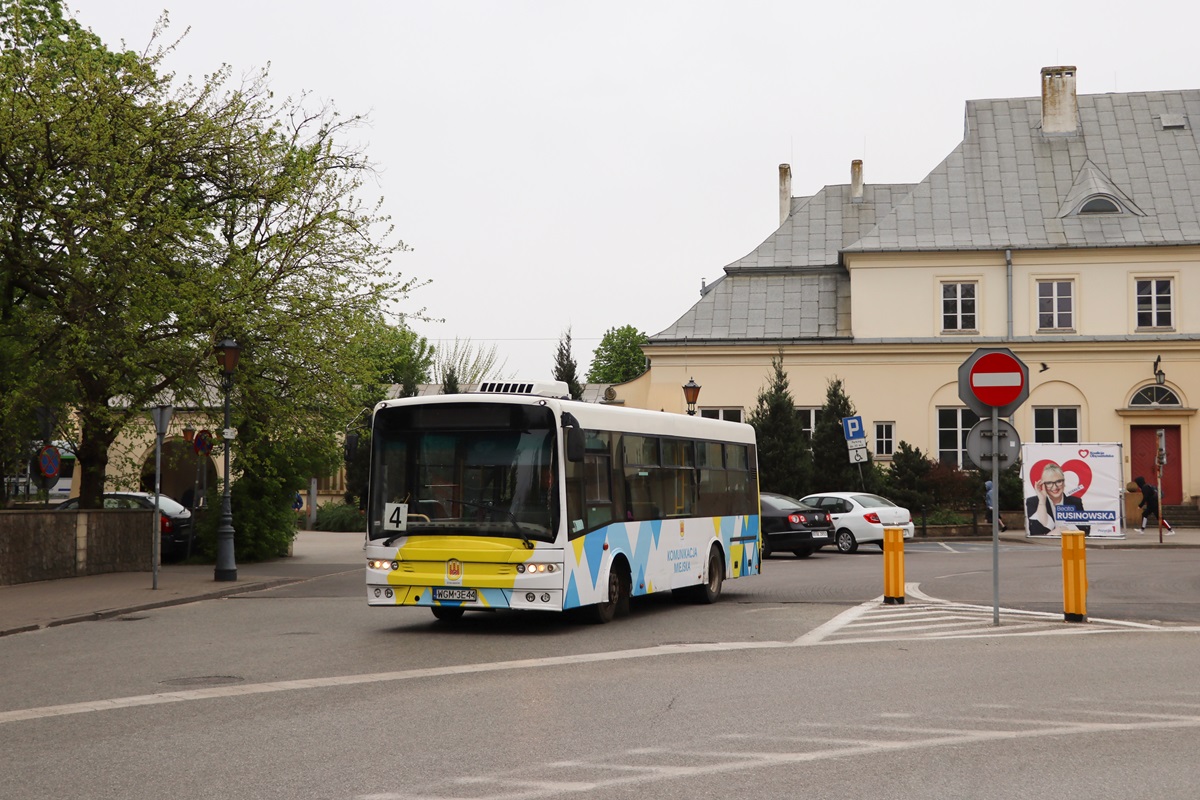 10007
SanCity jedzie jako kurs 4643 linii numer 4: Wiskitki Plac WolnoĹci (6:50)-ĹťyrardĂłw SpĂłĹdzielcza (7:21). 
