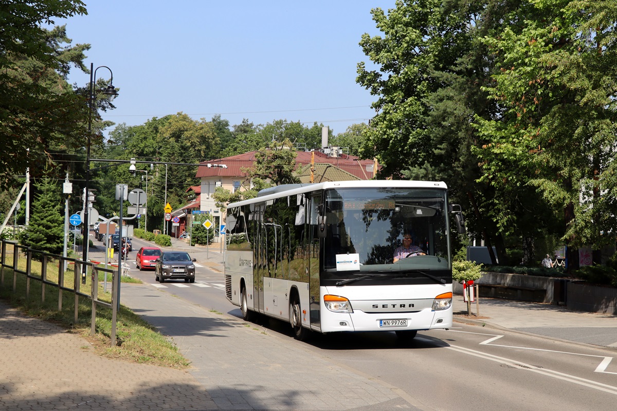 WN 9976R
Setra jedzie jako kurs 5017/5158 linii ZKA WKD ZA1: Malichy WKD (9:45)-ReguĹy WKD (10:27). 
Słowa kluczowe: ZaWKD