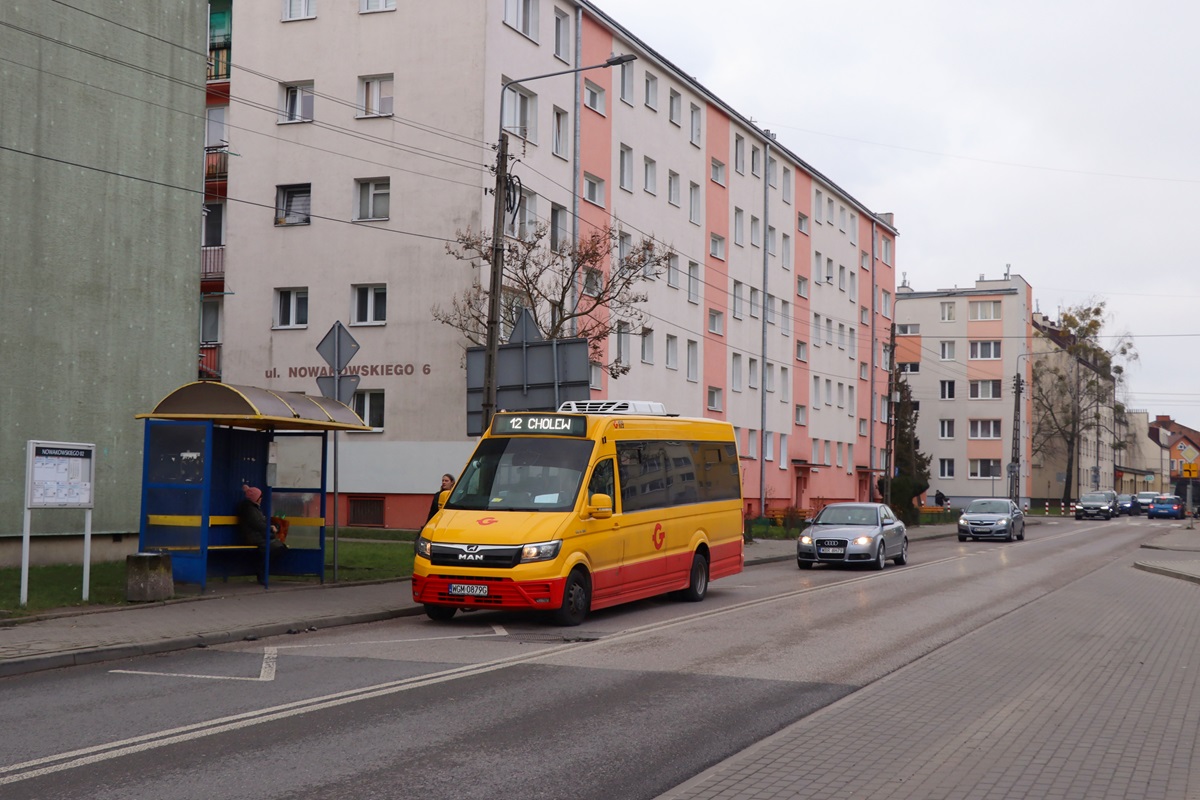 109 (22005)
MAN zatrzymuje siÄ na przystanku âBĹonie Nowakowskiego 02â jako kurs linii numer 12: BĹonie PKP (12:02)-Cholewy (12:36). 

