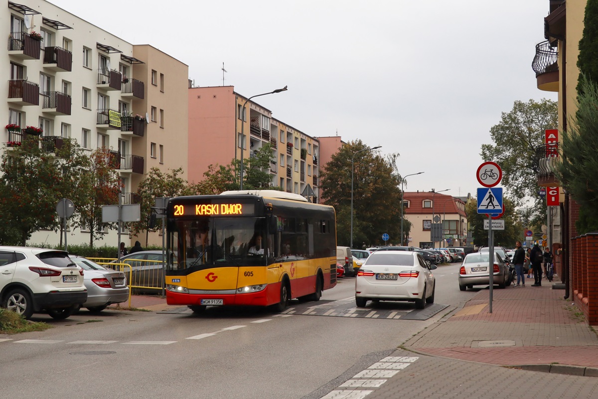 605 (24038)
Solaris jedzie jako kurs linii numer 20: Grodzisk Maz. Szpital (17:05)-Kaski DwĂłr (18:04). Pozdrowienia dla Kierowcy! 
