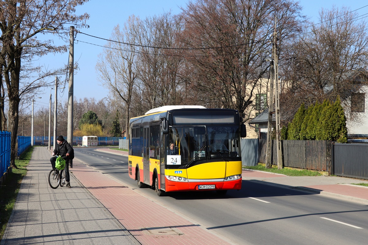 24017 [ex. 9239]
Solaris jedzie jako kurs linii numer 24: BaranĂłw SzkoĹa (12:45)-Grodzisk Maz. Dw. PKP (13:23). 
