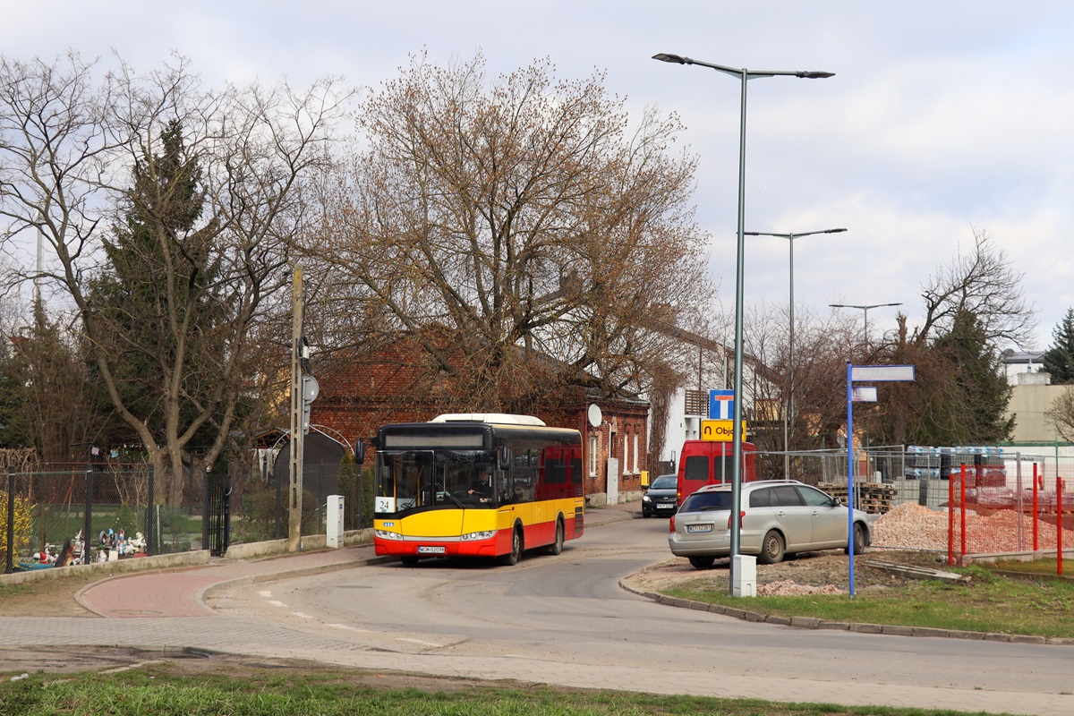24017 [ex. 9239]
Solaris jedzie przejazdem technicznym do grodziskiej zajezdni PKS Grodzisk. Pozdrowienia dla Kierowcy! 
