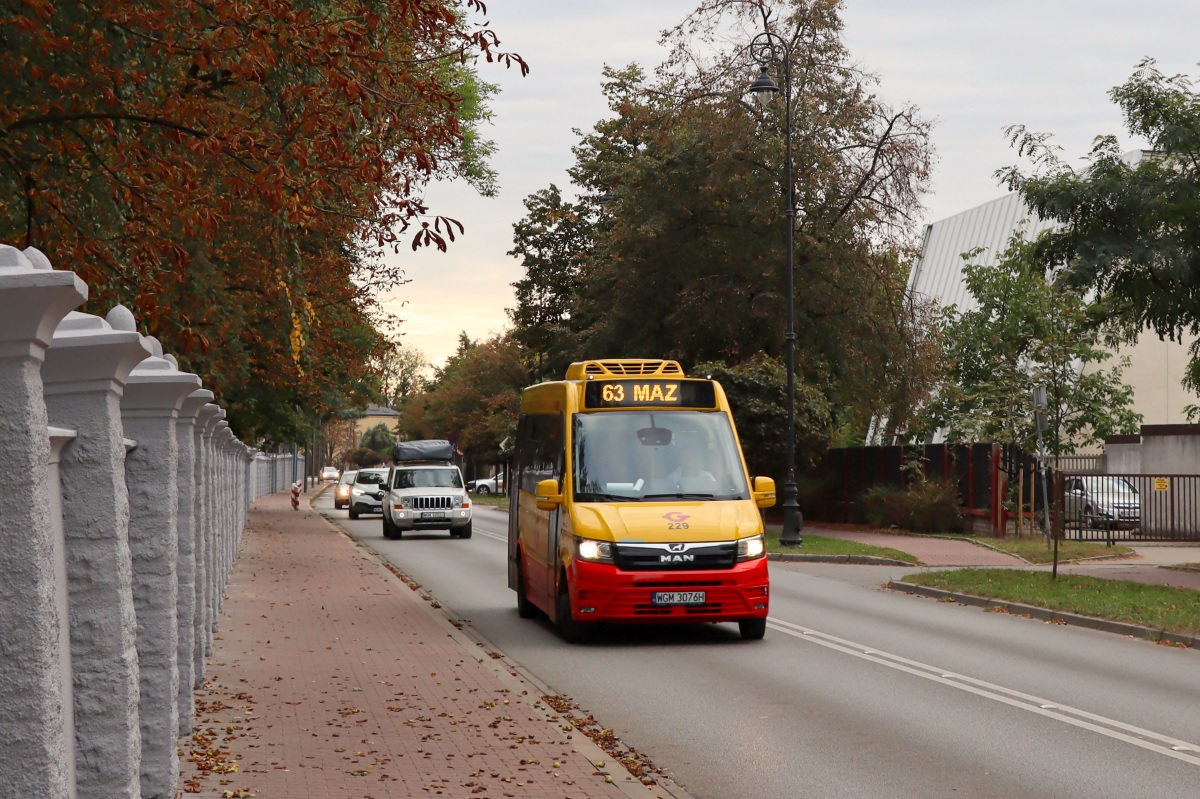 229
MAN jedzie jako kurs 222 linii numer 63: Warszawa P+R Al. Krakowska (15:15)-Grodzisk Maz. Dw. PKP (16:29). 
