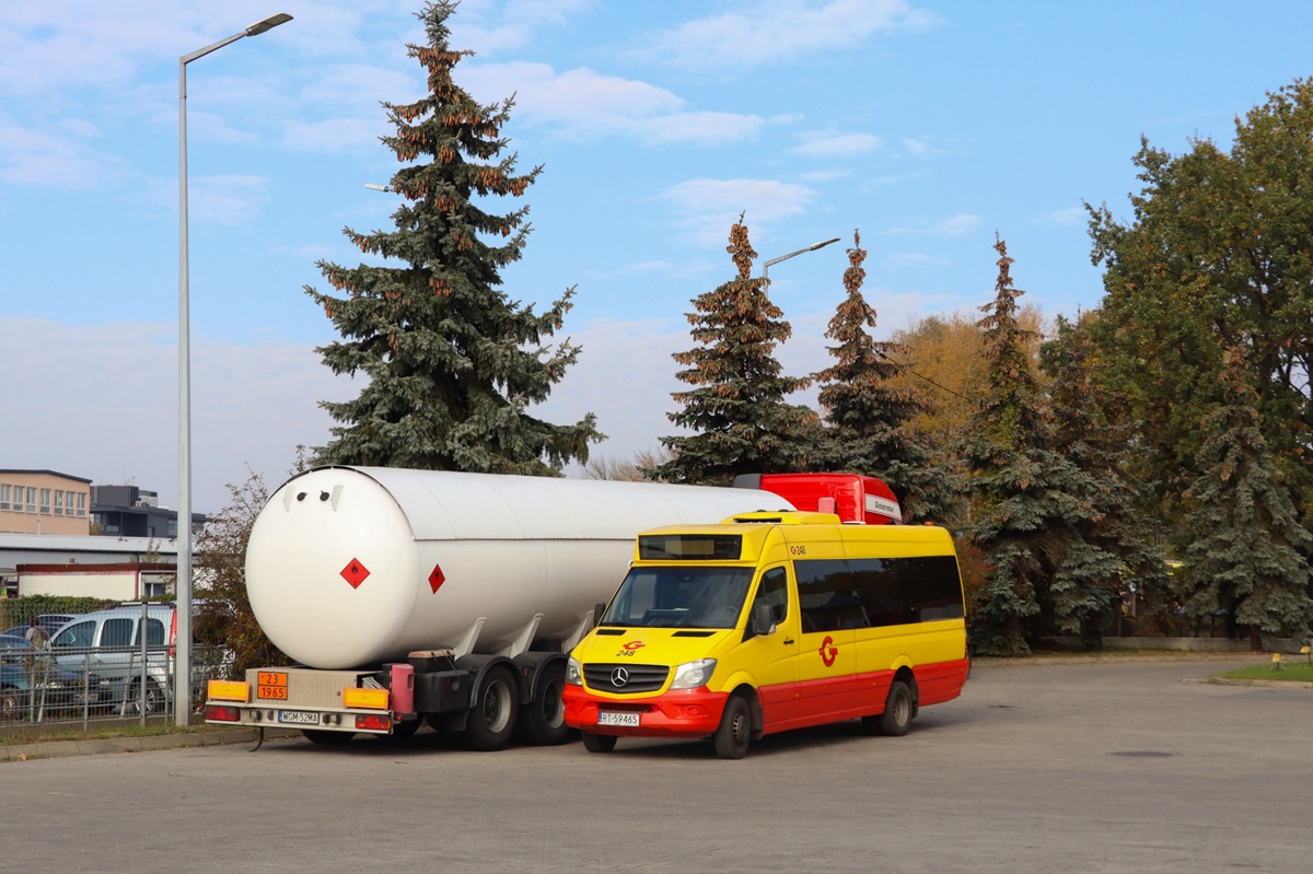 248
Sprinter w oczekiwaniu na zatrudnienie. 
