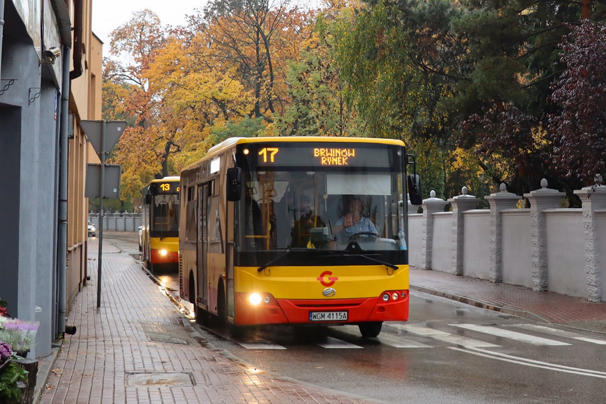 187 (21002)
TytuĹowy ZAZ jedzie jako kurs 125 linii numer 17: Grodzisk Maz. Szpital (16:05)-BrwinĂłw Rynek (16:51). Pozdrowienia dla Kierowcy! Za nim jedzie ZAZ A10C3A #188 (22029) jako kurs 114 linii numer 13: Grodzisk Maz. Szpital (16:10)-BĹonie Centrum Sportu (17:07). 
