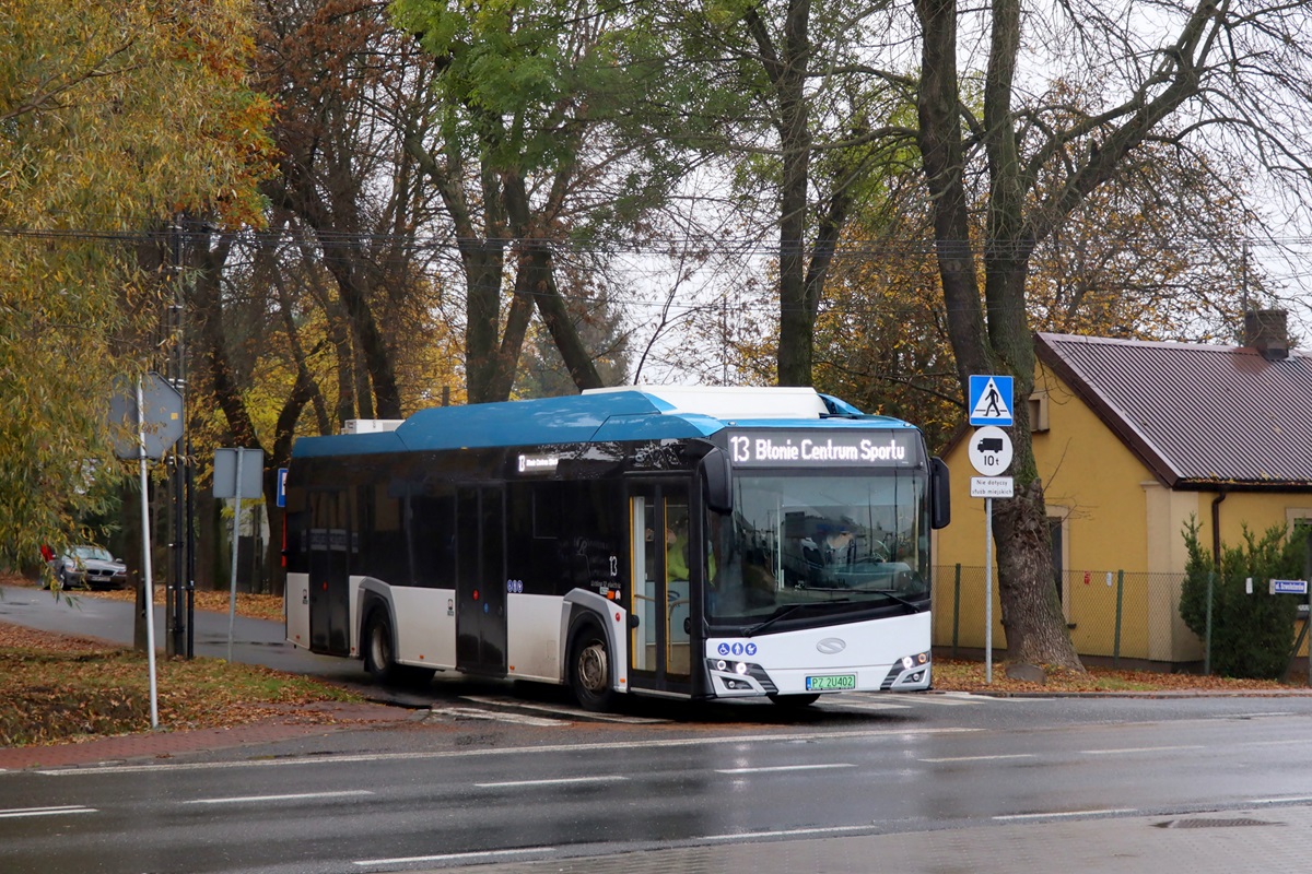 PZ 2U402
Solaris jedzie jako kurs 305 linii numer 13: Grodzisk Maz. Szpital (14:05)-BĹonie Centrum Sportu (14:54). 
