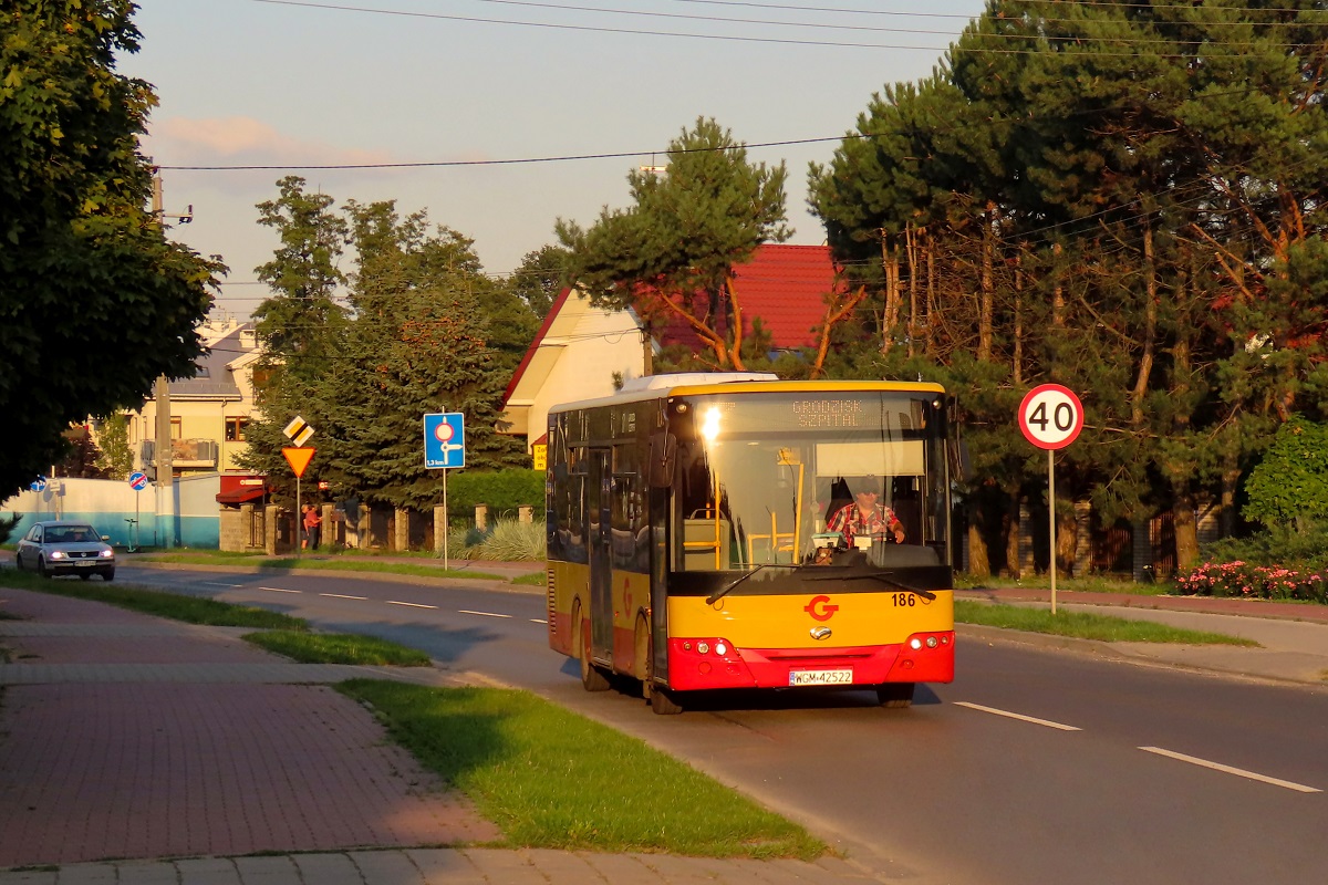 186 (22032)
ZAZ jedzie jako kurs 227 linii numer 17: BrwinĂłw Rynek (17:35)-Grodzisk Maz. Szpital (18:23). Pozdrowienia dla Kierowcy!
