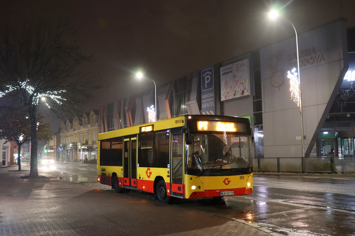 193 (60008)
MAZ podczas przejazdu z grodziskiej do pruszkowskiej zajezdni PKS Grodzisk po odbyciu naprawy powypadkowej. Pozdrowienia dla Kierowcy! 
