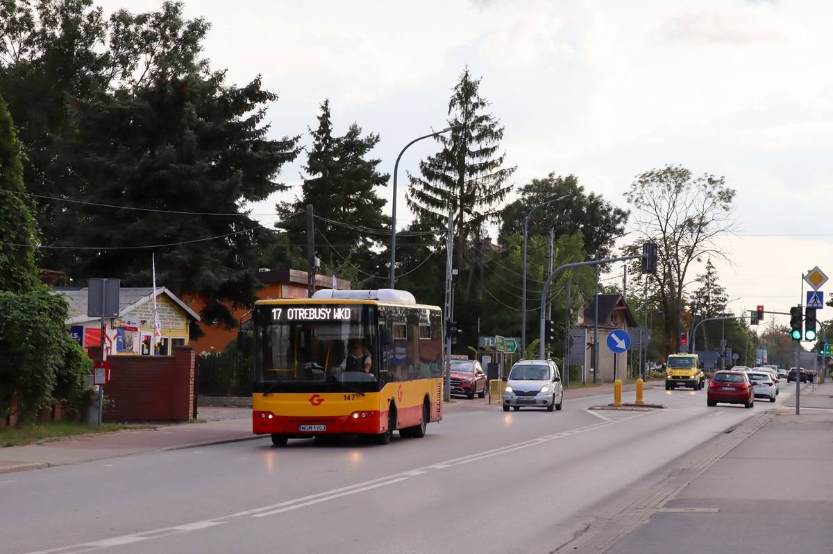 147 (60005)
ZAZ mija przystanek "Grodzisk Maz. Ĺťyrardowska 02" jadÄc jako kurs linii numer 17: Grodzisk Maz. Szpital (17:30)-OtrÄbusy WKD (18:28). 
W zwiÄzku z 67 MiÄdzynarodowym WyĹcigiem Kolarskim "DookoĹa Mazowsza", w dniu 25 lipca 2024 w godzinach 9:00-19:00 r. liniÄ skierowano objazdem w Grodzisku ulicami DalekÄ, SadowÄ, CheĹmoĹskiego, ĹťyrardowskÄ i Sienkiewicza. 
Słowa kluczowe: objazd