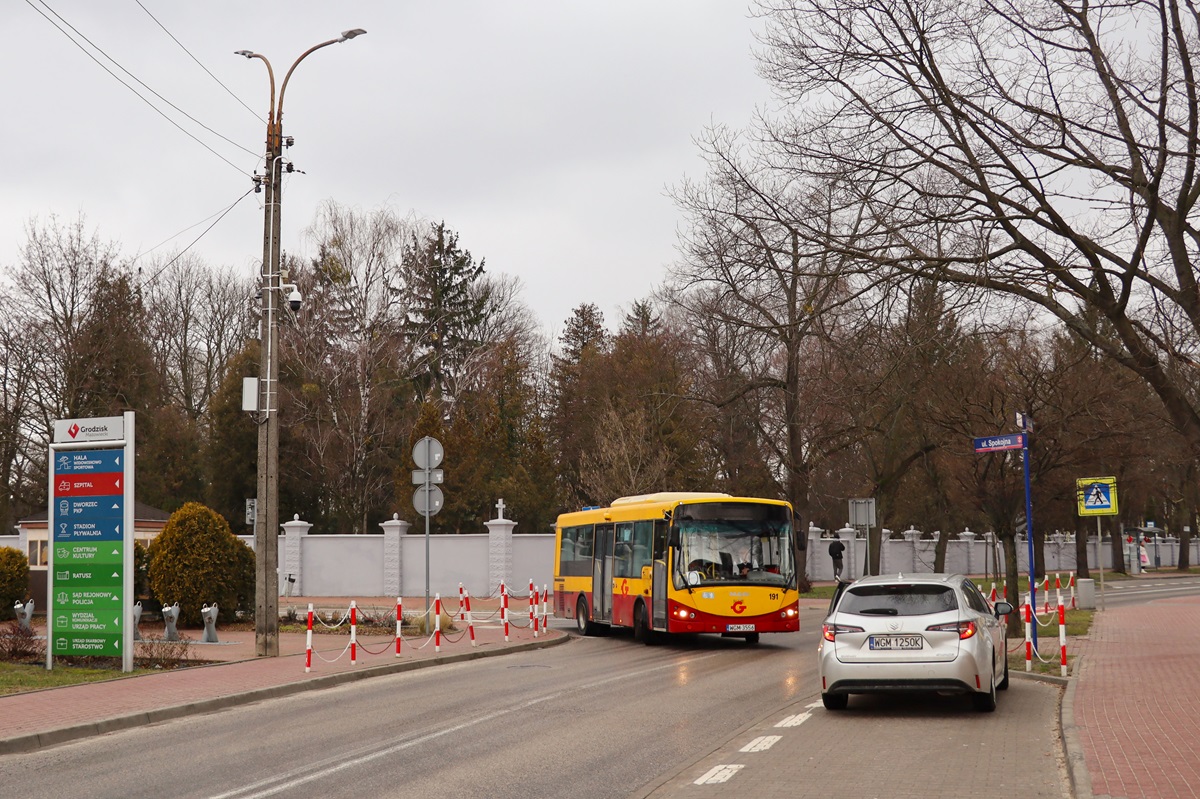 40001 (191)
SanCity jedzie jako kurs linii numer 0: Grodzisk Maz. Traugutta PKP (12:30)-Grodzisk Maz. Dw. PKP (13:12). Pozdrowienia dla Kierowcy! WĂłz zastÄpowaĹ zepsutego Solarisa Urbino 9LE electric #23073. 
Słowa kluczowe: DziwadĹo