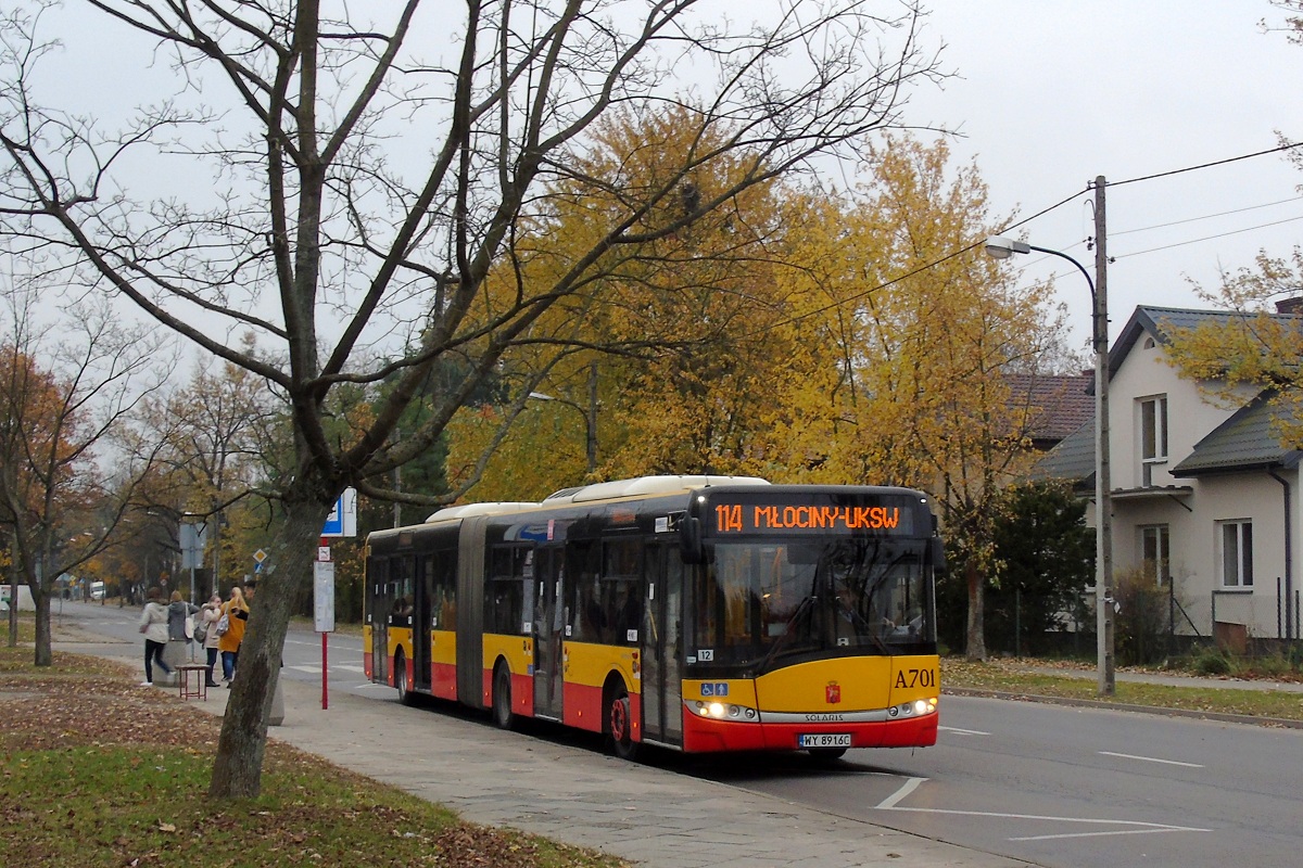A701
Solaris stoi na przystanku "Ĺťubrowa UKSW 02" w obsĹudze kursu linii numer 114 w relacji Metro MĹociny (15:17)-MĹociny UKSW (15:27). 
Słowa kluczowe: MOBSU18