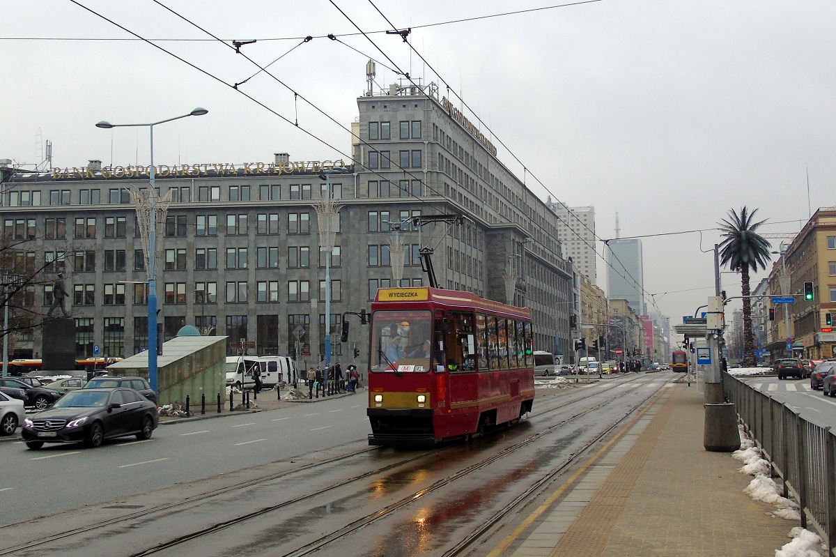 1006
StopiÄtka jedzie w obsĹudze kursu specjalnej linii M, uruchomionej z okazji MikoĹajek w relacji Plac Narutowicza (12:30)-Plac Narutowicza (13:24). 
