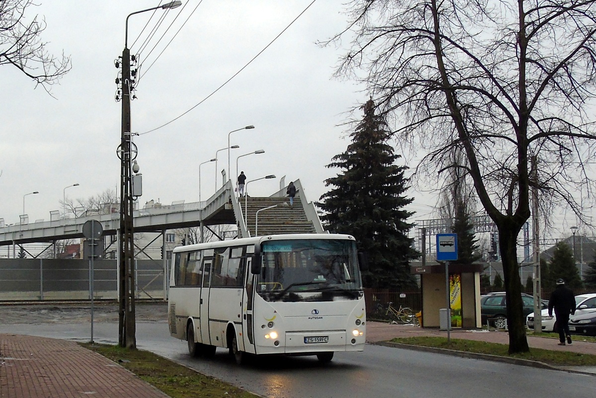 70020
Autosan zjeĹźdĹźa na bazÄ po zakoĹczeniu obsĹugi kursu "1314" linii podmiejskiej w relacji Kampinos (13:00)-Grodzisk Maz. Traugutta KĹadka (13:47). 
