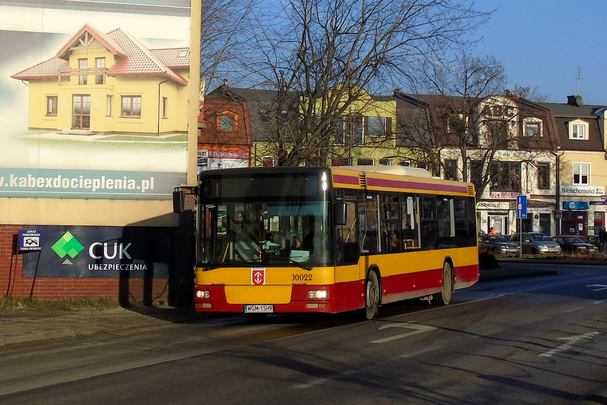30022
SAM jedzie w obsĹudze kursu "5034" linii numer 1 w relacji Grodzisk Maz. Dw. PKP (12:30)-WĹadkĂłw PÄtla (13:00). 
