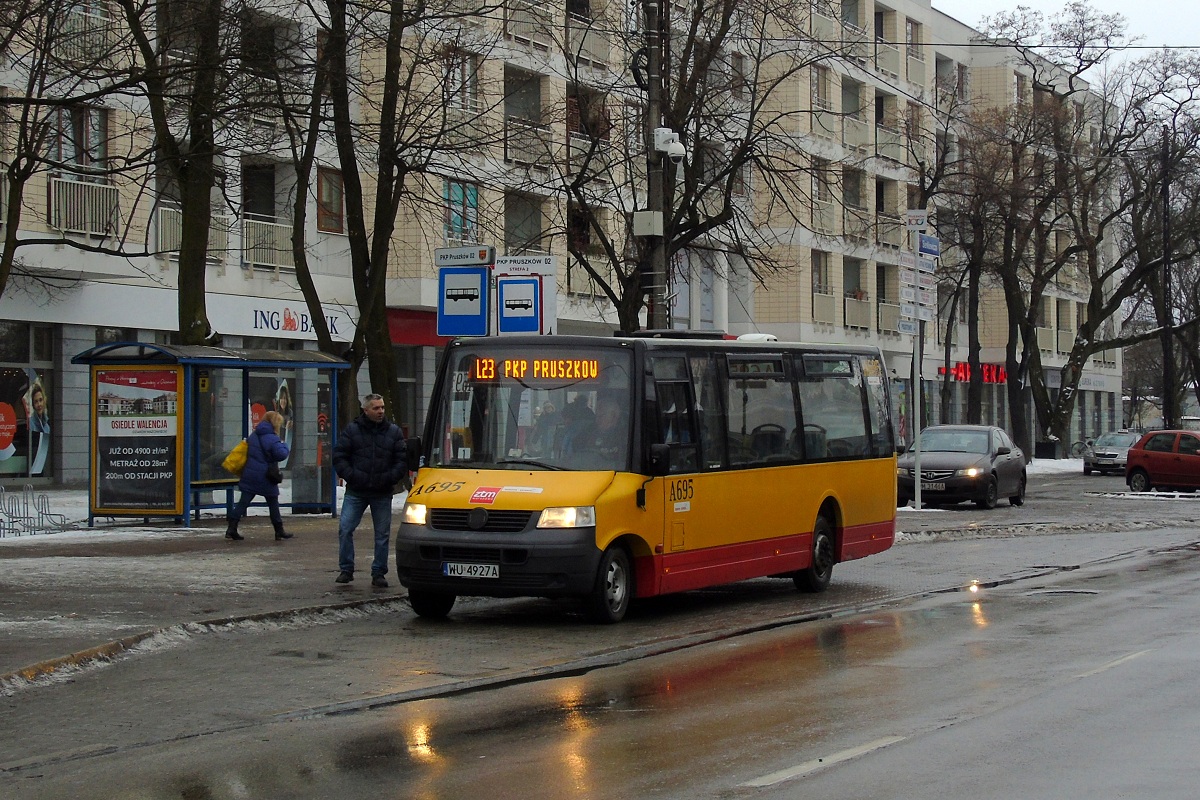 A695
ProCity stoi na przystanku "PKP PruszkĂłw 02" w obsĹudze kursu linii L23 w relacji Raszyn Stadionowa (9:00)-PKP PruszkĂłw (9:53) p. PruszkĂłw Dulag (9:47). 
