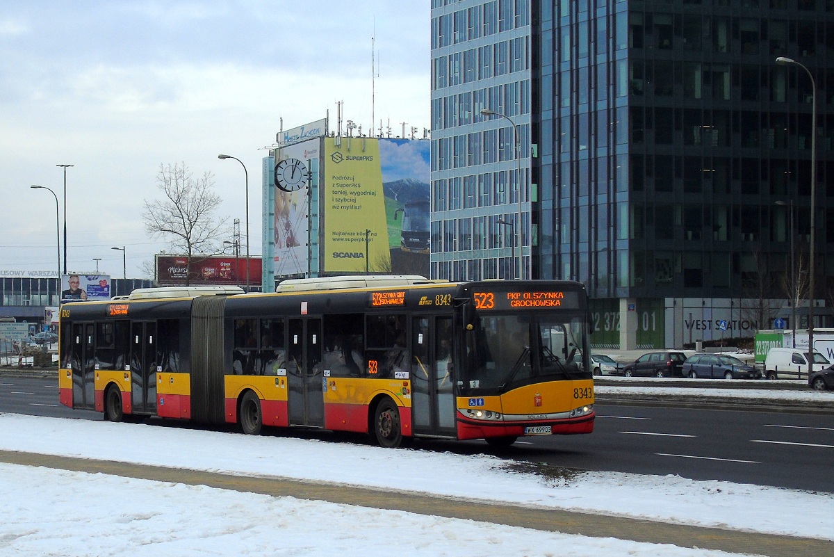 8343
Solaris jedzie w obsĹudze kursu linii numer 523 w relacji Stare Bemowo (11:40)-PKP Olszynka Grochowska (12:31). 
