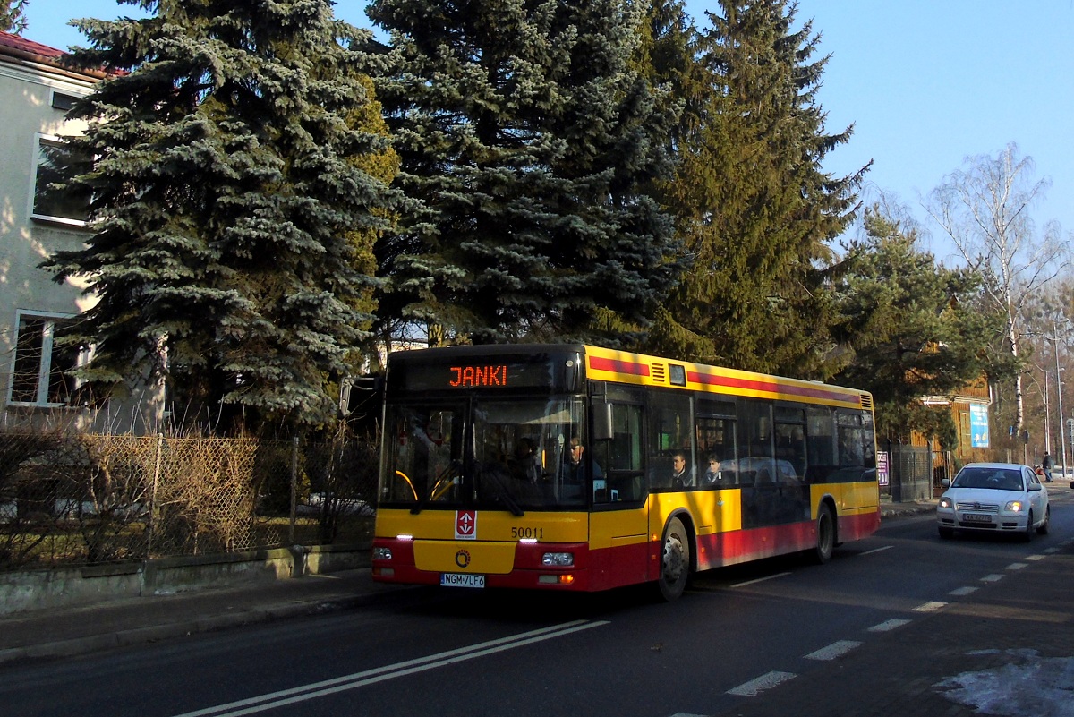 50011
SAM jedzie w obsĹudze kursu "4917" linii podmiejskiej w relacji Grodzisk Maz. KiliĹskiego/Sienkiewicza (11:10)-Janki Real (11:59). 
