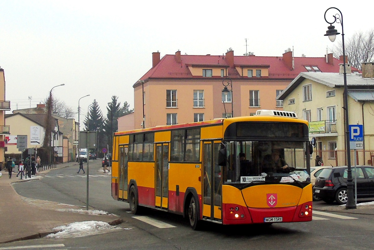 40131
Jelcz (ex. A531) wyruszyĹ z przystanku "Grodzisk Zondka 01" jadÄc w obsĹudze kursu "5583" linii numer 10 w relacji KsiÄĹźenice Marylskiego (13:50)-Grodzisk Maz. Szpital (14:25). ByĹ to jeden z ostatnich dni sĹuĹźby tego wozu. Zarazem byĹa to ostatnia w PKS Grodzisk, czynna Stodwudziestka z trzema parami drzwi. Obecnie jest on odstawiony w Grodzisku i byÄ moĹźe w przyszĹoĹci wzorem innych Stodwudziestek (wyjÄtkiem tutaj jest Jelcz z numerem 40103 ktĂłry to od kilku lat jest magazynem czÄĹci dla modernizowanych 120M) w PKS Grodzisk, zostanie zmodernizowany do wersji 120M (zabudowa trzecich drzwi, wymiana foteli pasaĹźerskich). 
Słowa kluczowe: DziwadĹo