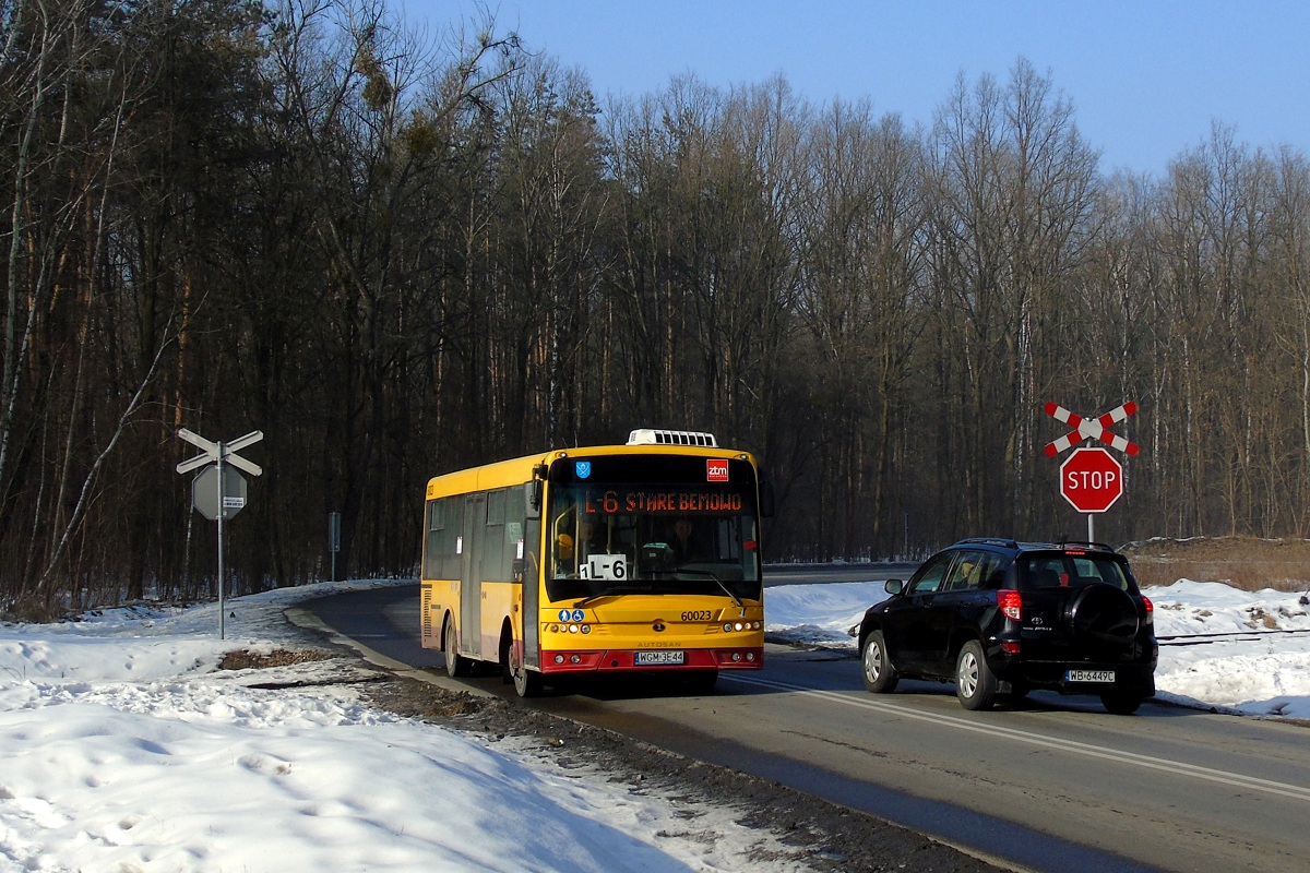 60023 (10007)
SanCity jedzie w obsĹudze kursu linii numer L6 w relacji BorzÄcin MaĹy Dzikiej RĂłĹźy (12:26)-Warszawa Stare Bemowo (13:15). 
