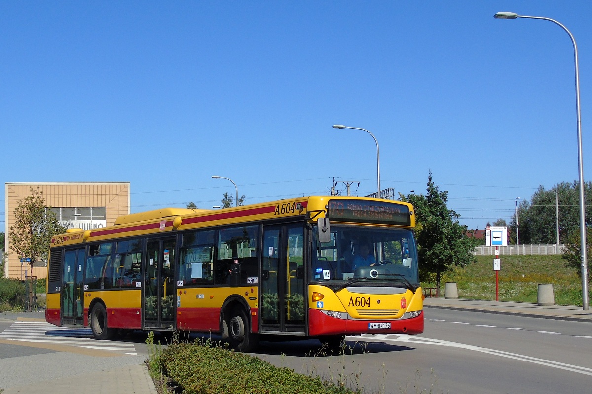 A604
Scania jedzie w obsĹudze kursu linii numer 170 w relacji PKP Zacisze-Wilno (10:49)-Rondo StarzyĹskiego (11:14). 
