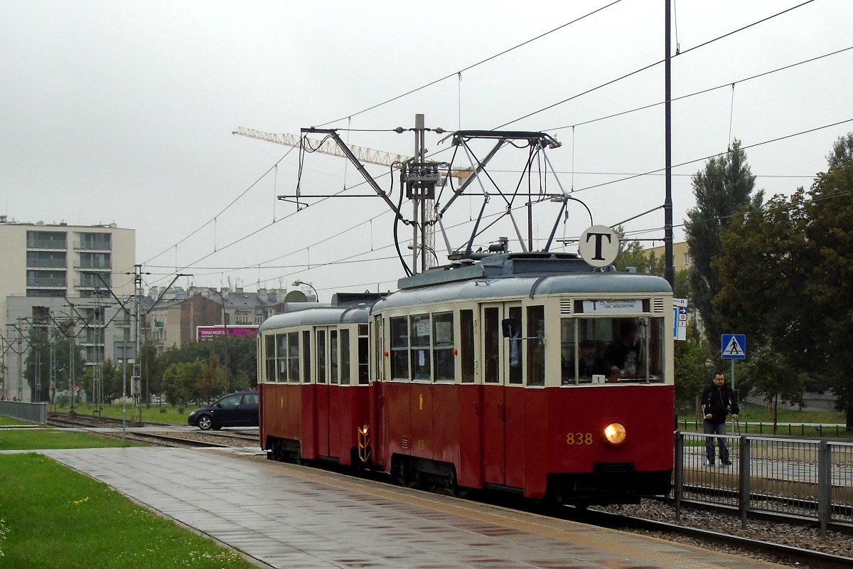 838+1620
N-ka wraz z doczepÄ koĹczy bieg jadÄc w obsĹudze opĂłĹşnionego o ok. 10 minut kursu linii turystycznej T w relacji Plac Narutowicza (16:30)-Dw. Wschodni-Kijowska (16:56). 
