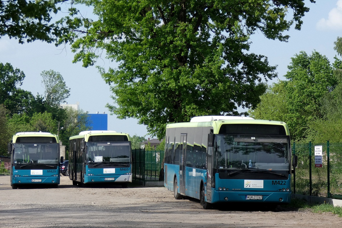 M422
Ambasadory o numerach M422, M429 i M405 stojÄ na terenie parkingu przy ul. Traugutta oczekujÄc na zatrudnienie. 
