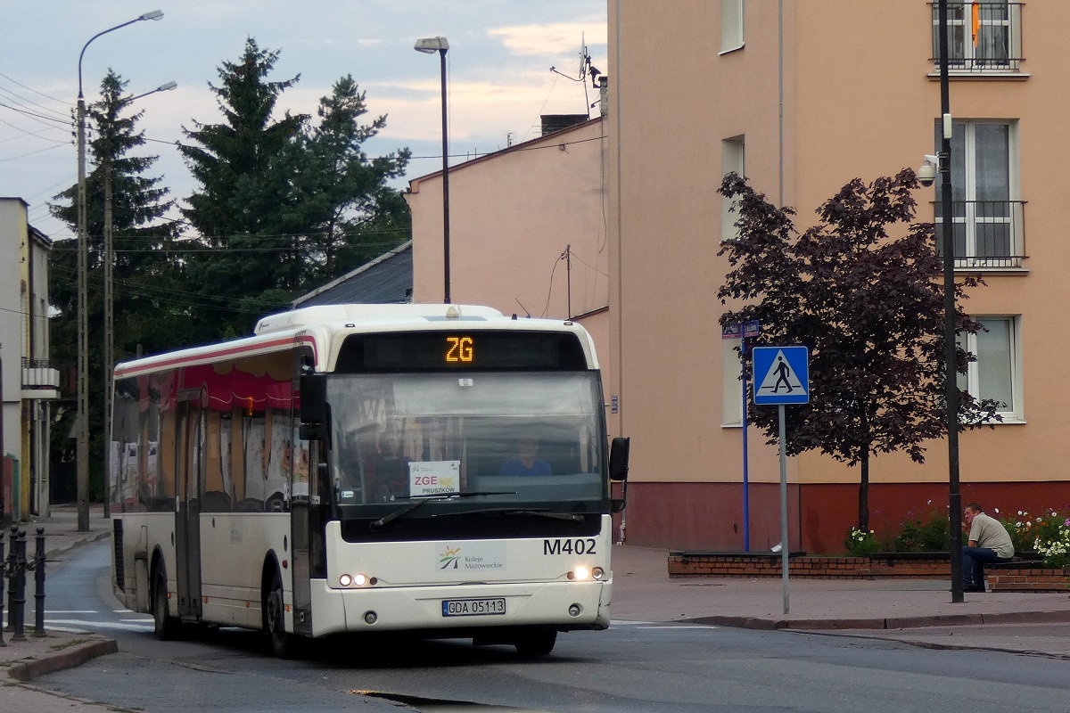M402
Ambasador jedzie w obsĹudze kursu linii zastÄpczej KM ZGE w relacji Grodzisk Mazowiecki Dw. PKP (6:25)-PruszkĂłw PaĹacyk SokoĹa (6:59). 
