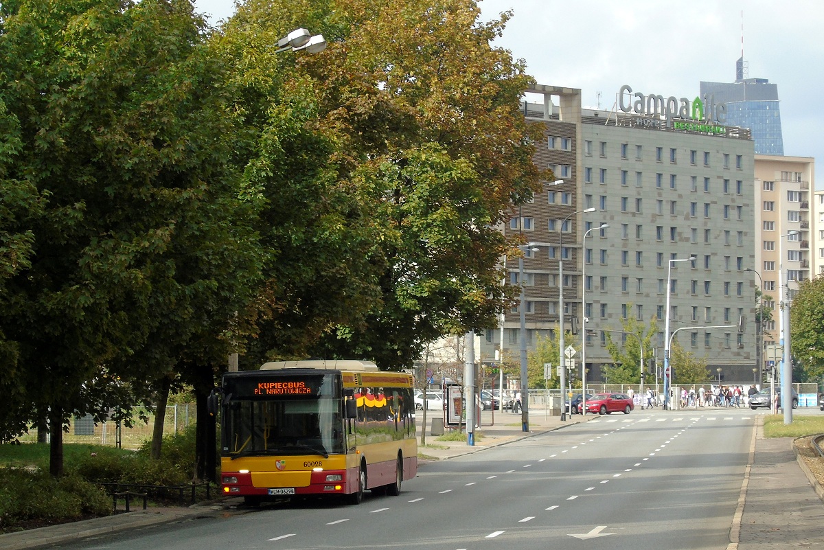 60028
SAM oczekuje na podjazd pod przystanek "Plac Narutowicza 15" gdzie rozpocznie obsĹugÄ kursu linii KUPIECBUS w relacji Plac Narutowicza (16:30)-Kupiecka (17:22). 
