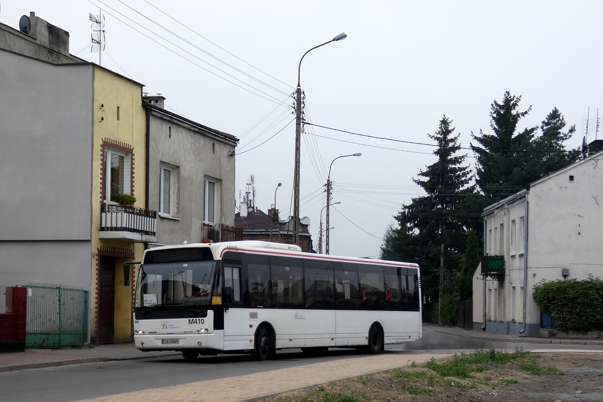 M410
Ambasador jedzie w obsĹudze kursu linii zastÄpczej KM ZG w relacji Grodzisk Mazowiecki Dw. PKP (8:50)-Warszawa Dw. Zachodni (10:05). 
