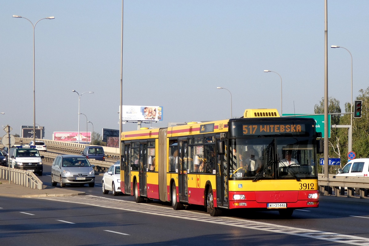 3912
MAN jedzie w obsĹudze kursu linii numer 517 w relacji Ursus NiedĹşwiadek (7:40)-Witebska (8:55). 
