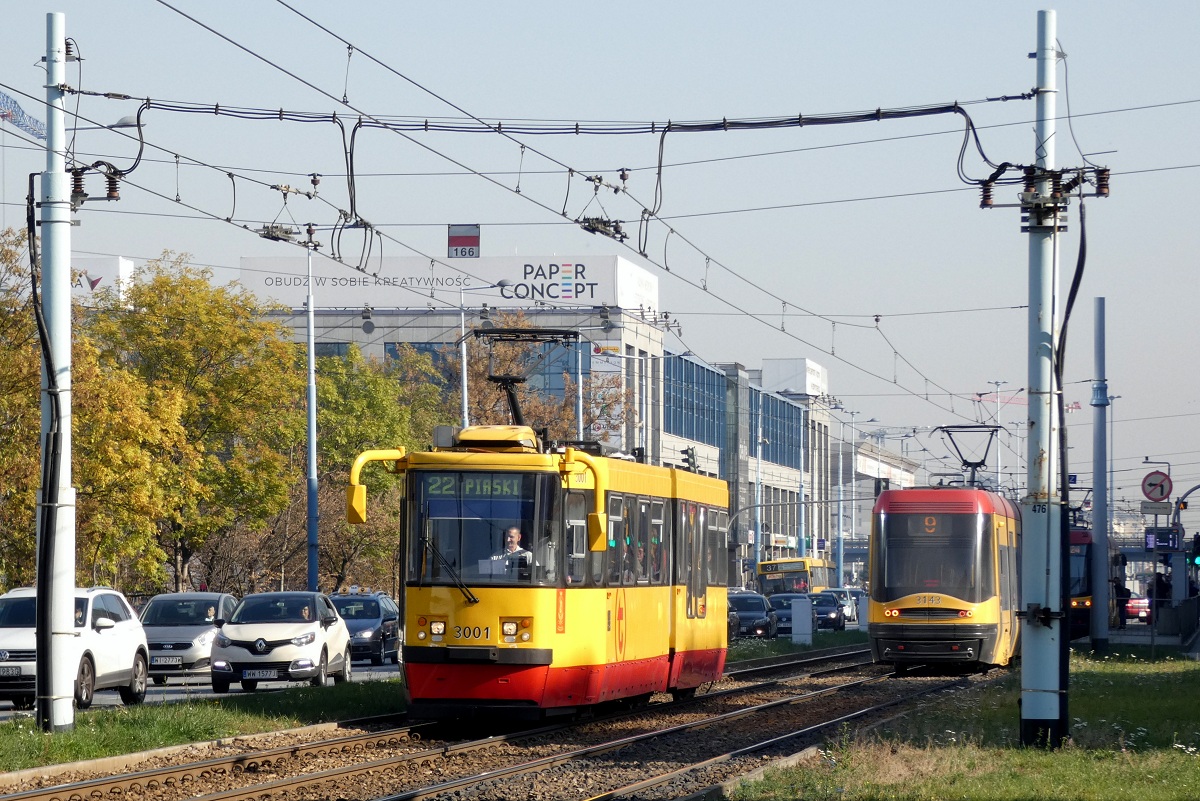 3001
Batyskaf jedzie w obsĹudze kursu linii numer 22 w relacji Wiatraczna (11:22)-Piaski (12:18). W tle widoczny jest Swing #3143 jadÄcy w obsĹudze kursu linii numer 9 w relacji P+R Al. Krakowska (11:23)-GocĹawek (12:18). 
