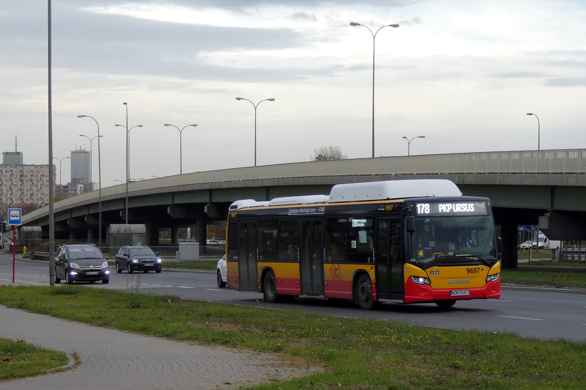 9697
Scania jedzie w obsĹudze kursu linii numer 178 w relacji Konwiktorska (12:19)-PKP Ursus (13:15). 
