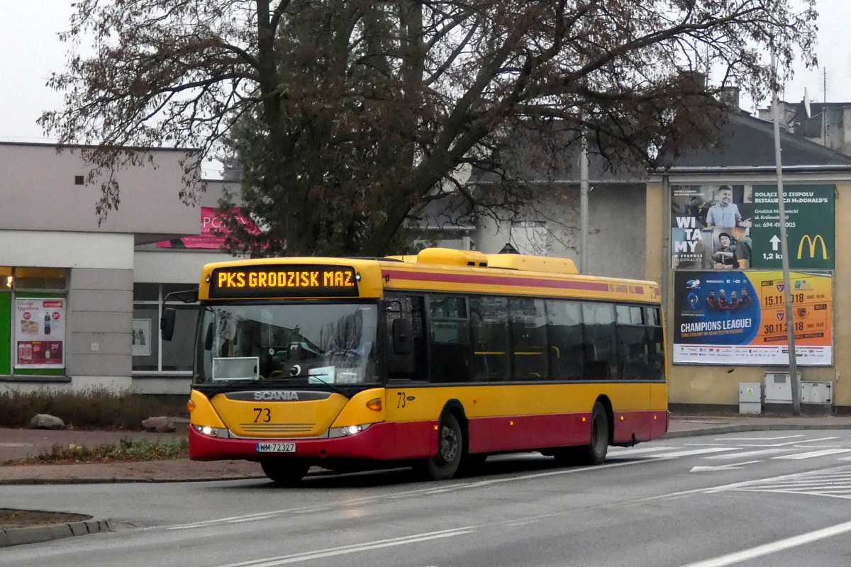 80273
Scania (ex. A573) skrÄca w ul. KiliĹskiego gdzie zakoĹczy obsĹugÄ kursu â4916â linii podmiejskiej w relacji Janki Auchan (10:10)-Grodzisk Maz. KiliĹskiego/Sienkiewicza (10:57). 
