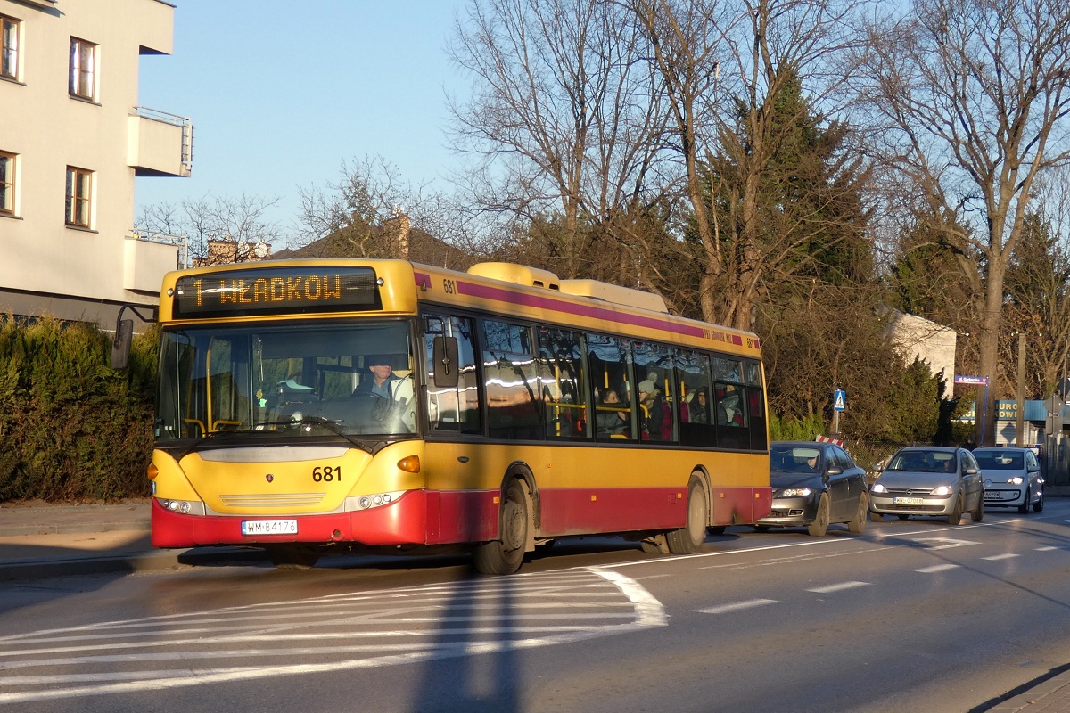 80304
Scania (ex. 49681, ex. A604) jedzie w obsĹudze kursu â5012â linii numer 1 w relacji Grodzisk Maz. Dw. PKP (14:10)-WĹadkĂłw PÄtla (14:26). 
