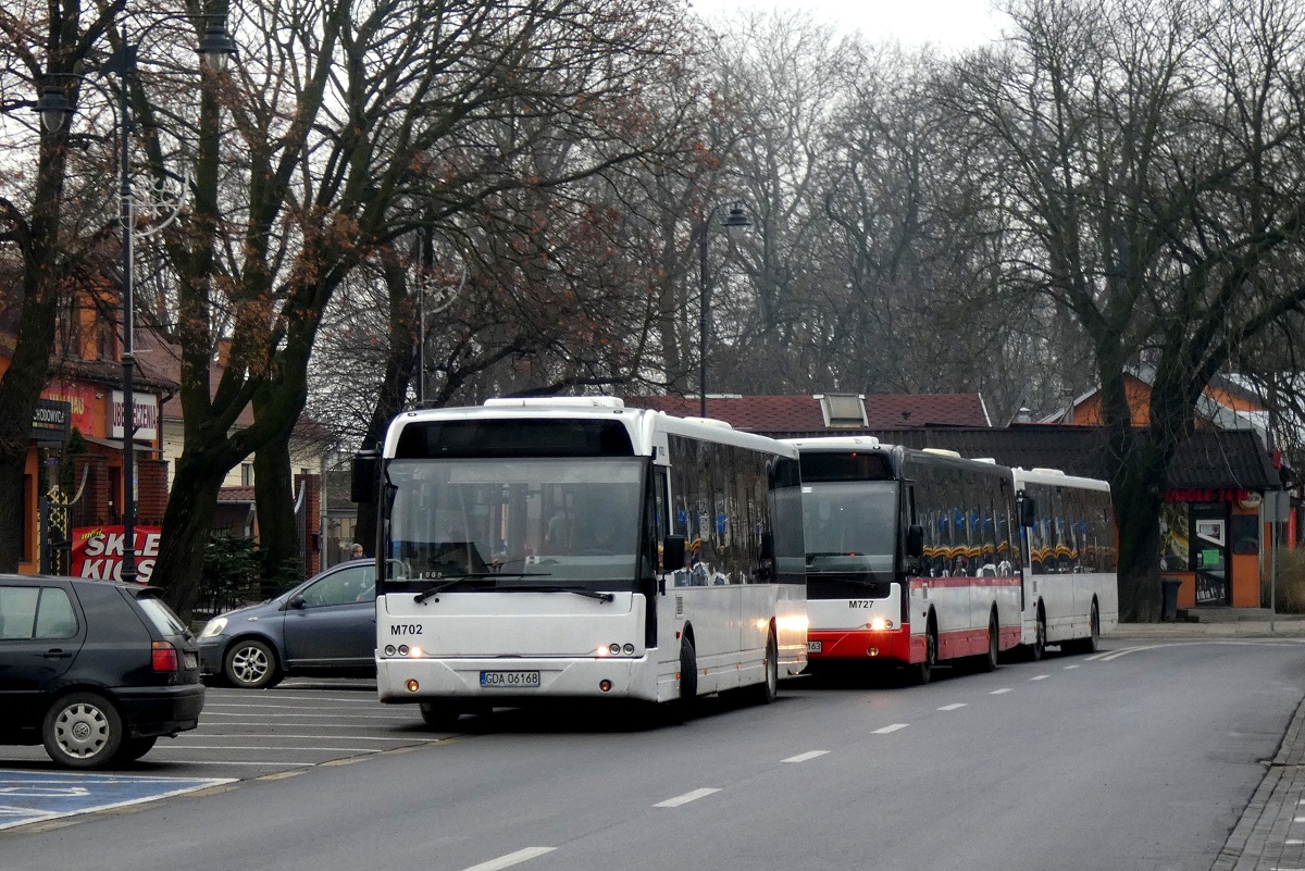 M702
Ambasadory (M702, M727 i M701) oczekujÄ na decyzjÄ by wyruszyÄ w obsĹudze kursu ZKA w relacji PKP Grodzisk Mazowiecki-PKP PruszkĂłw. Linia zostaĹa uruchomiona w zwiÄzku z wstrzymaniem ruchu kolejowego pomiÄdzy Grodziskiem a Pruszkowem.
