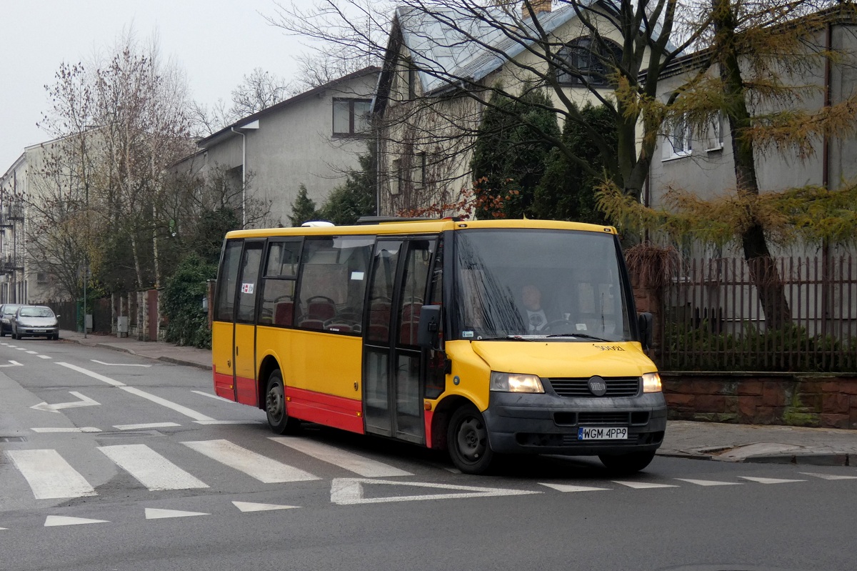 50021
ProCity jedzie z grodziskiej bazy PKS na dworzec PKP gdzie zacznie obsĹugÄ kursu â5279â linii numer 8 w relacji Grodzisk Maz. Dw. PKP (13:30)-MakĂłwka (13:59). W ostatnim czasie wĂłz przemalowano na nowsze barwy âwarszawskieâ oraz zmieniono tapicerkÄ siedzeĹ na wzorki zwiÄzane z WarszawÄ. 
