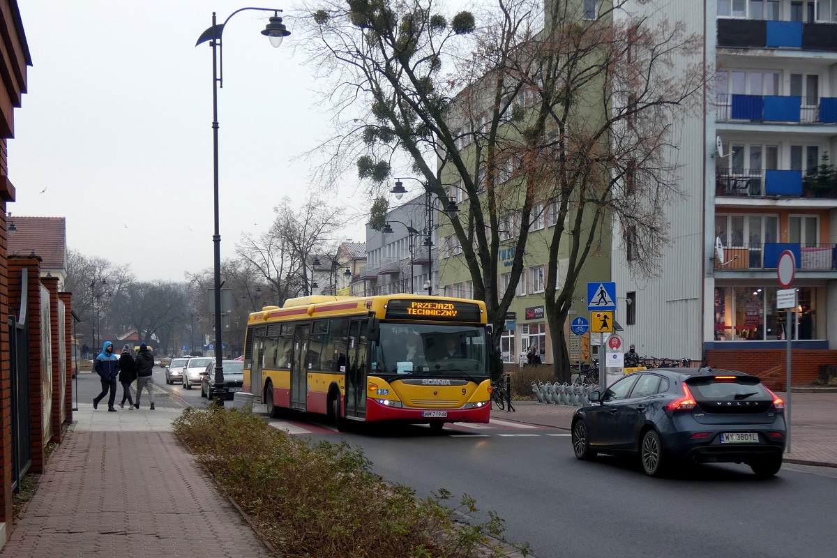 80261
Scania (ex. 49659, ex. A561) wyruszyĹa z dworca PKP w obsĹudze kursu ZKA w relacji PKP Grodzisk Mazowiecki-PKP PruszkĂłw. Linia zostaĹa uruchomiona w zwiÄzku z wstrzymaniem ruchu kolejowego pomiÄdzy Grodziskiem a Pruszkowem. 
