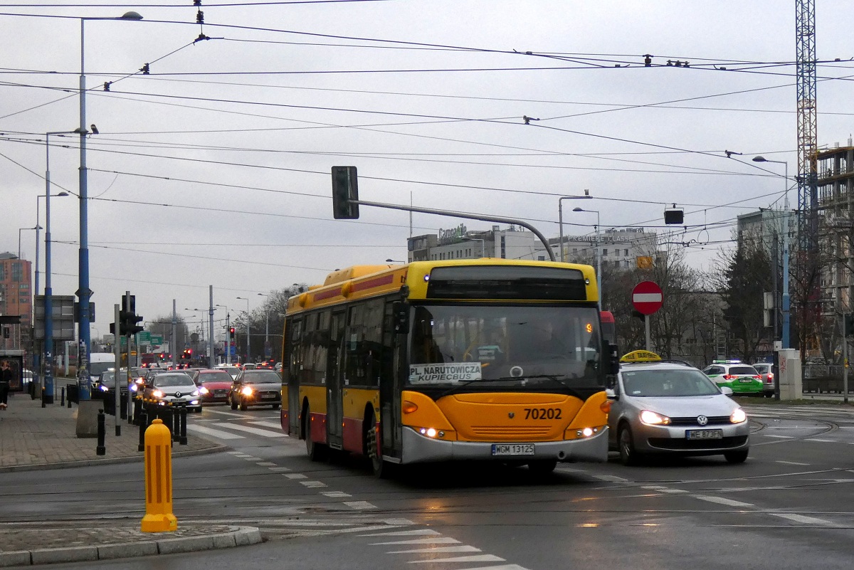 70202
Scania (ex. A502) jedzie w obsĹudze kursu linii KUPIECBUS w relacji Plac Narutowicza (9:00)-Kupiecka (9:52). 
