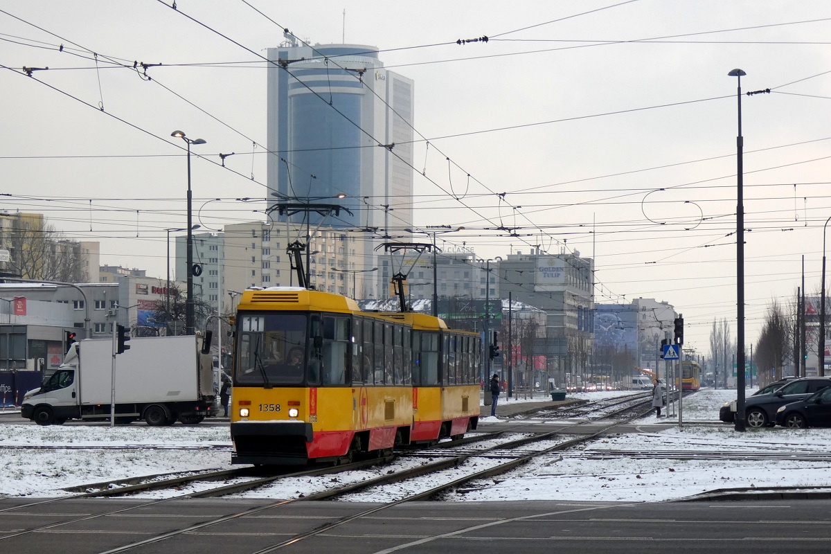 1358+1357
StopiÄtki jadÄ w obsĹudze kursu linii numer 11 w relacji Plac Narutowicza (12:40)-Metro MĹociny (13:36). 
