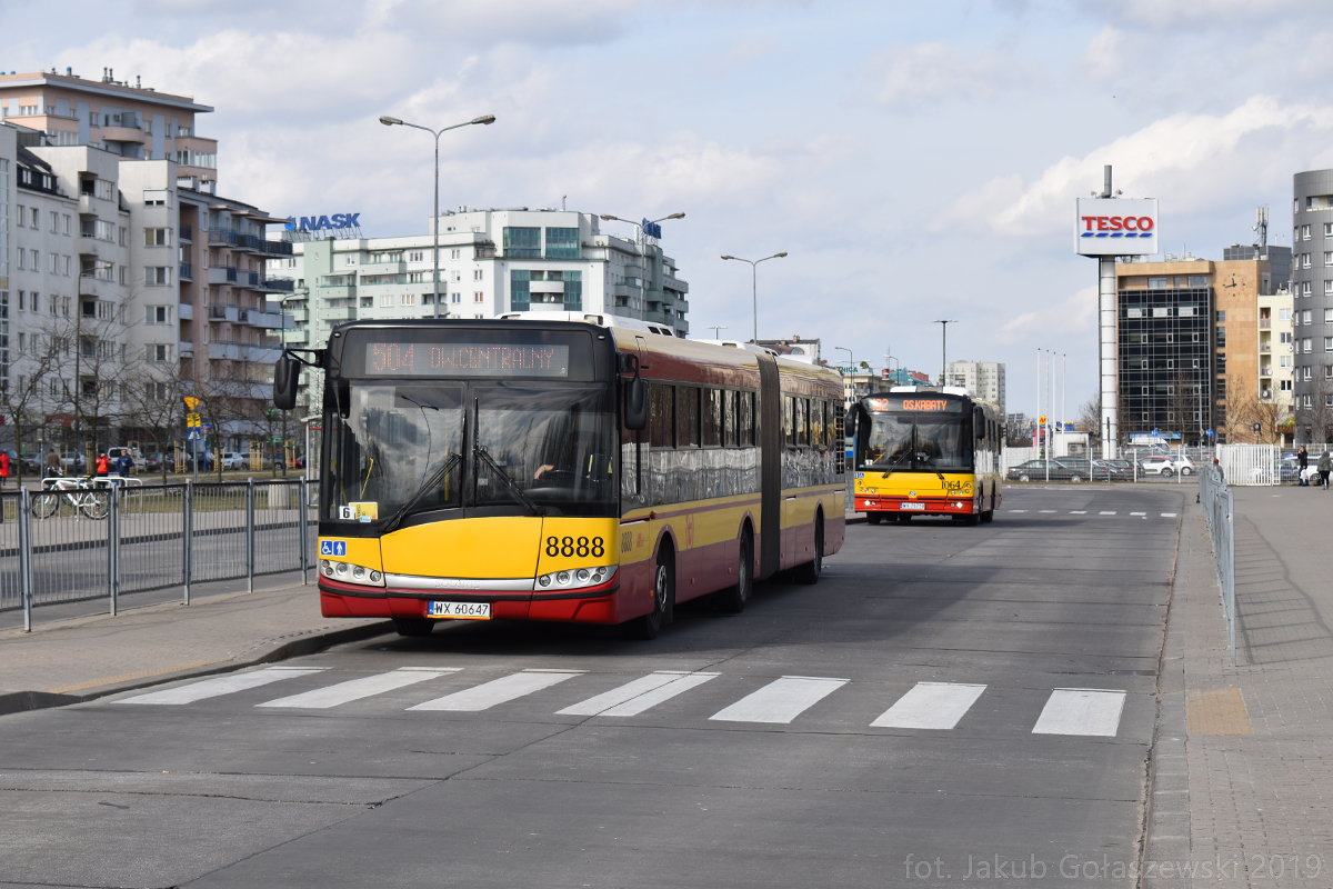 8888
"BaĹwanek" czekajÄcy na odjazd.
