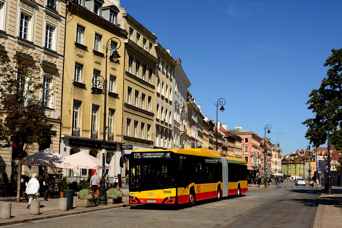 9908
Gazowiec na poczÄtkowym odcinku trasy z Placu PiĹsudskiego.
