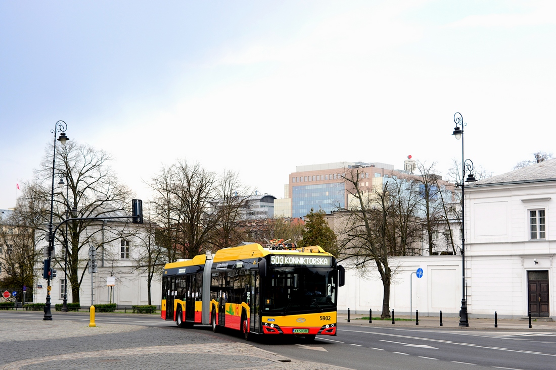 5902
W oczekiwaniu na dostawÄ kolejnych przegubowych elektrykĂłw...

