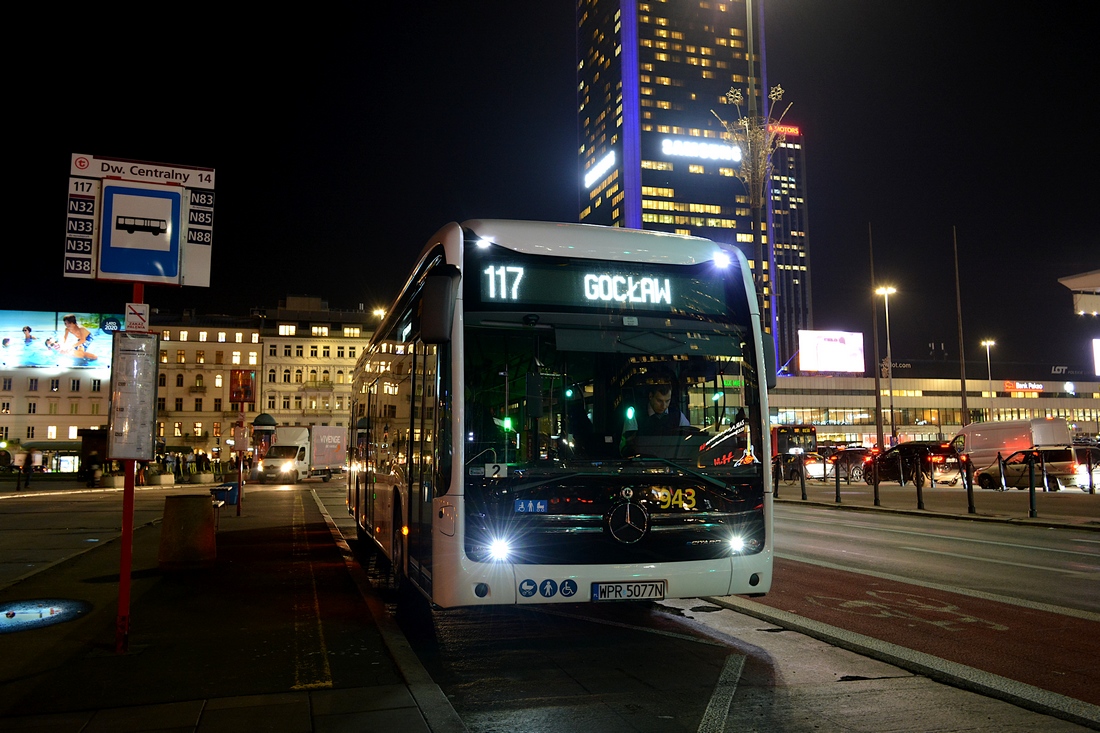 943
WyjechaĹ kĂłĹko pĂłĹşniej niĹź byĹo zapowiadane, ale w koĹcu testy siÄ rozpoczÄĹy. Autobus sprawia pozytywne wraĹźenie wewnÄtrz, gdyĹź nic nie trzeszczy i nie wali. Siedzenia w tym egzemplarzu sÄ bardzo wygodne, a sam pojazd wydaje siÄ byÄ zwinniejszy niĹź tzw. kartony czyli wozy o numerach 1911-1920.
