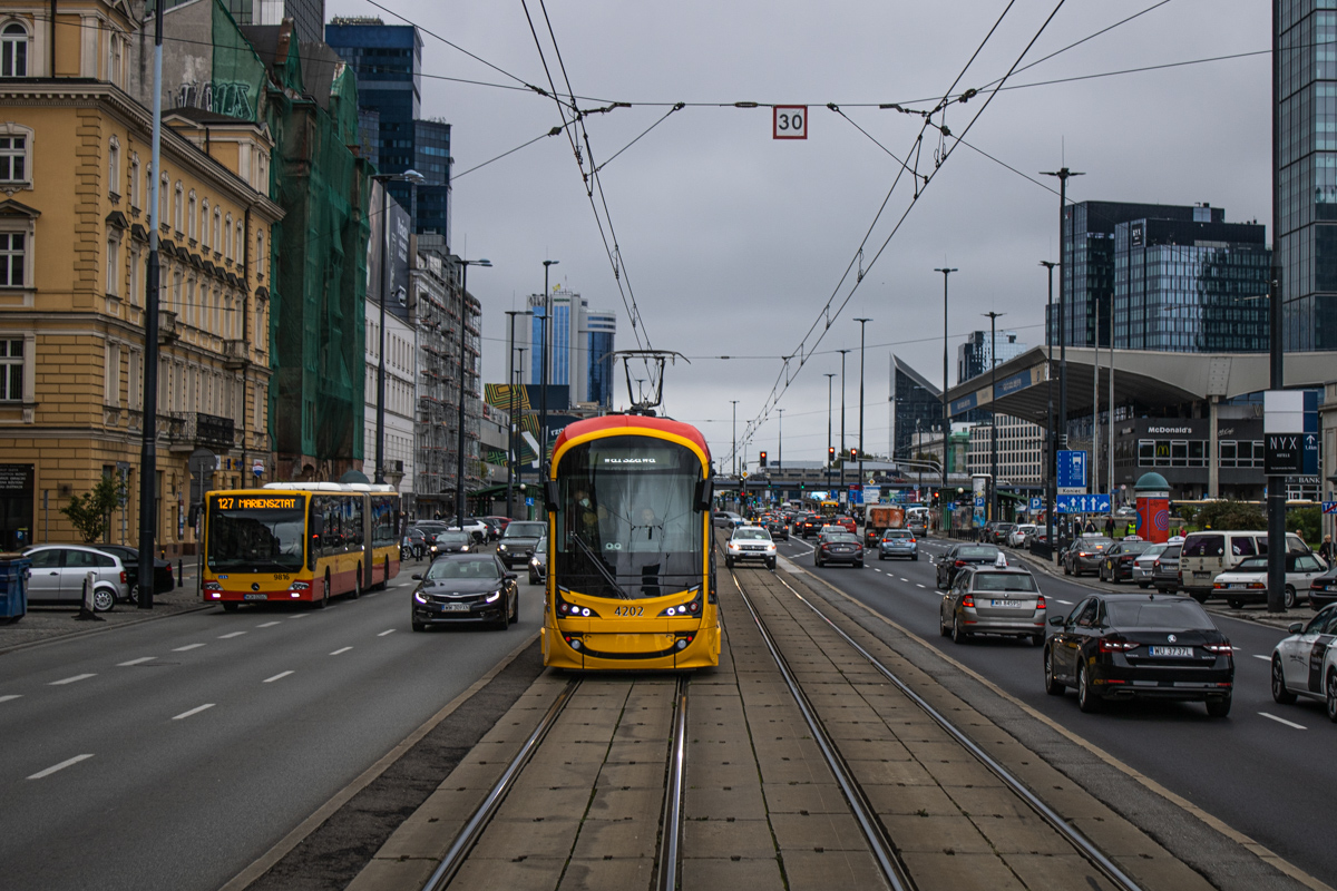 4202
Słowa kluczowe: Parada DTP2021