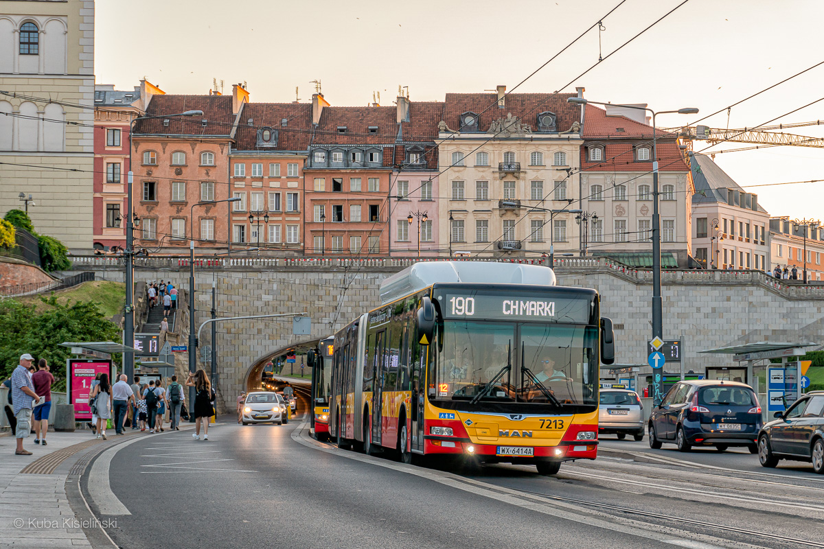 7213
Design ponadczasowy - tak przynajmniej wydaje siÄ projektantom MAN-Ăłw :)
