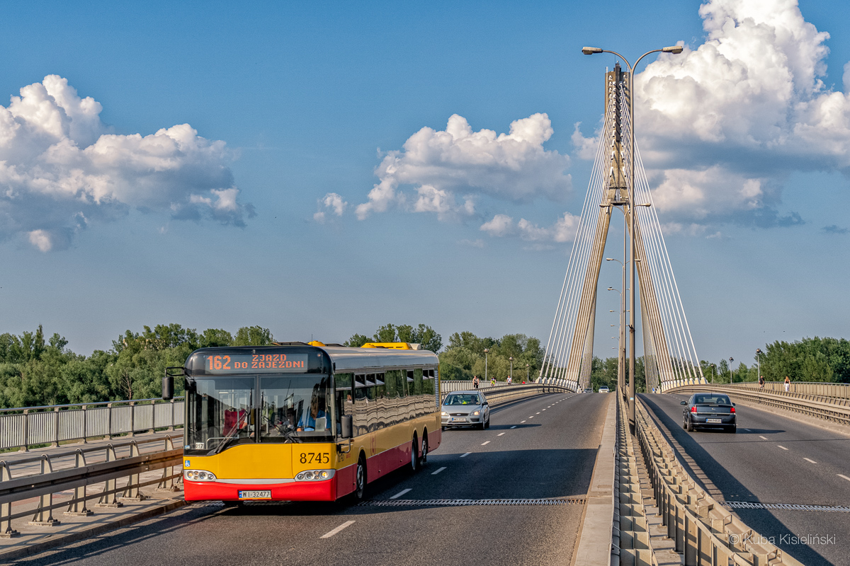 8745
DoĹÄ spontanicznie wymyĹlony kadr, ktĂłry wyszedĹ chyba caĹkiem korzystnie ;)
Słowa kluczowe: Architektura SU15