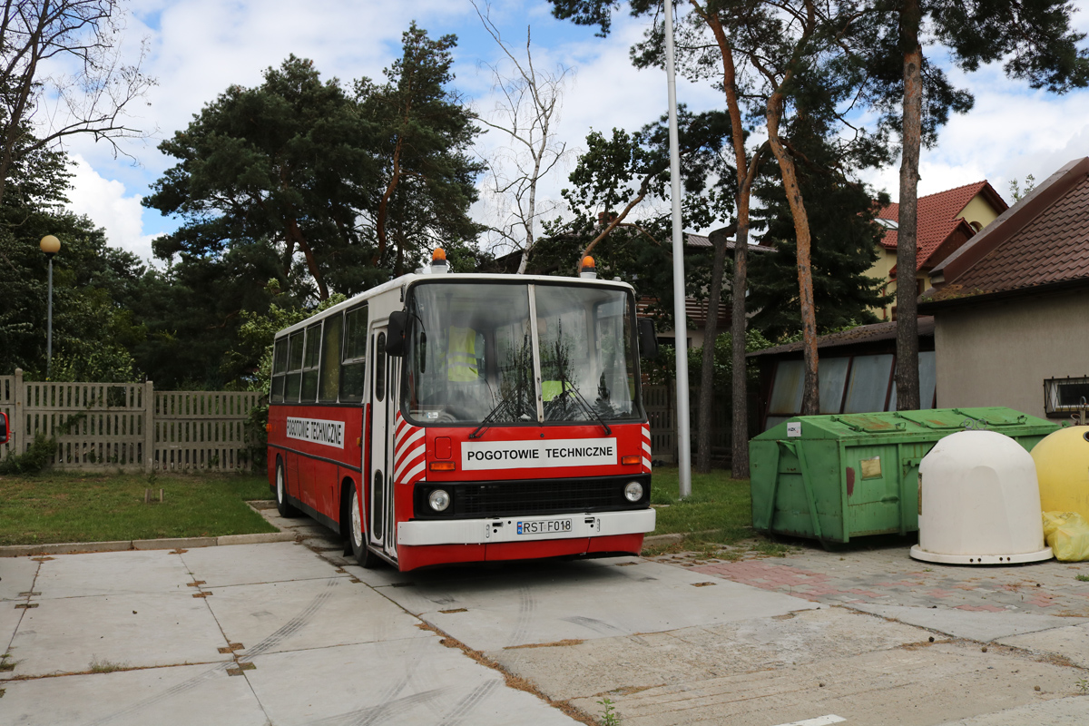 RST F018 (2199)
Rocznik 1979!
W latach 1979-1988 jeĹşdziĹ w MZK Warszawa jako przegub, a od 1988 naleĹźy do MZK Stalowa Wola, jako pogot i dalej peĹni te funkcjÄ.

Słowa kluczowe: pogtech