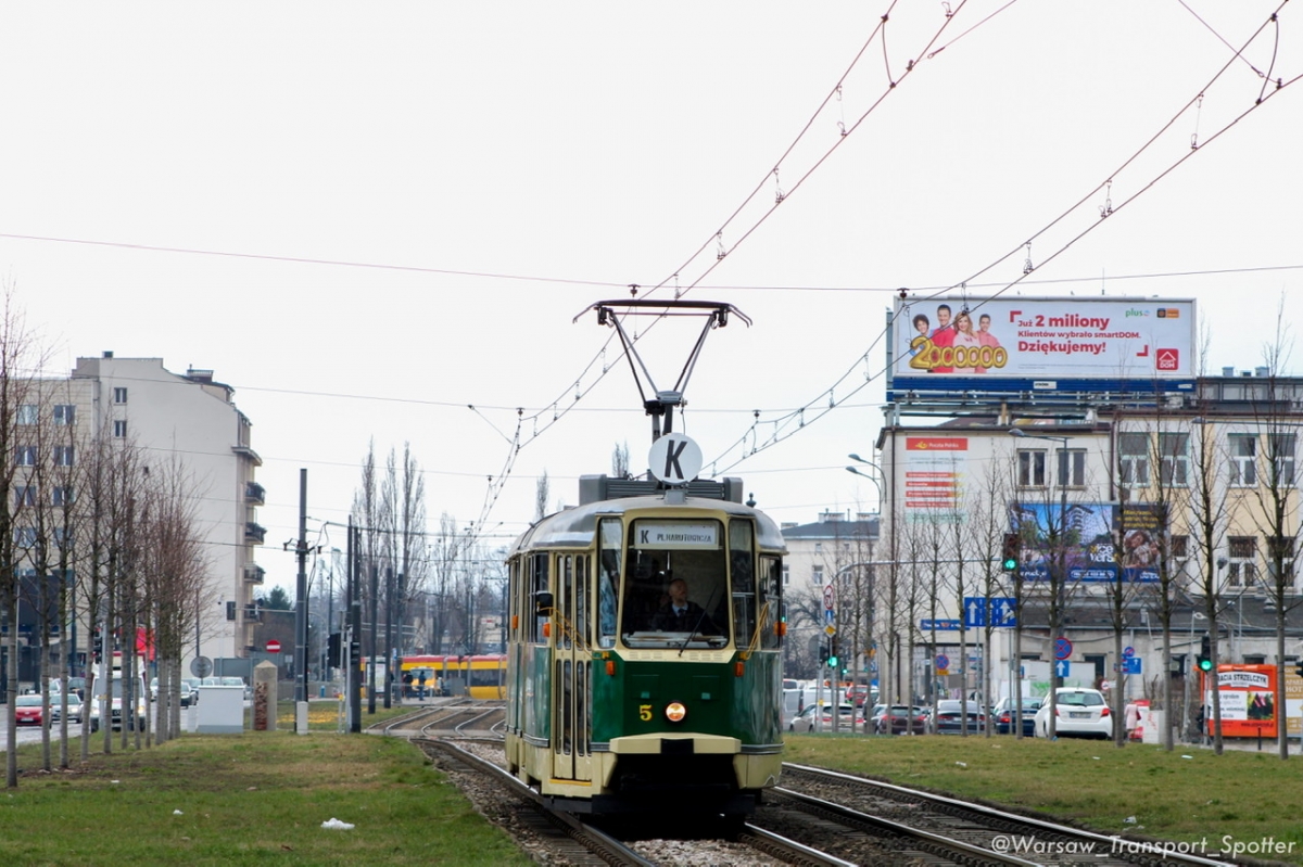 5
Konstal 102N obsĹugujÄcy liniÄ K utworzonÄ z okazji MiÄdzynarodowego Dnia Kobiet
