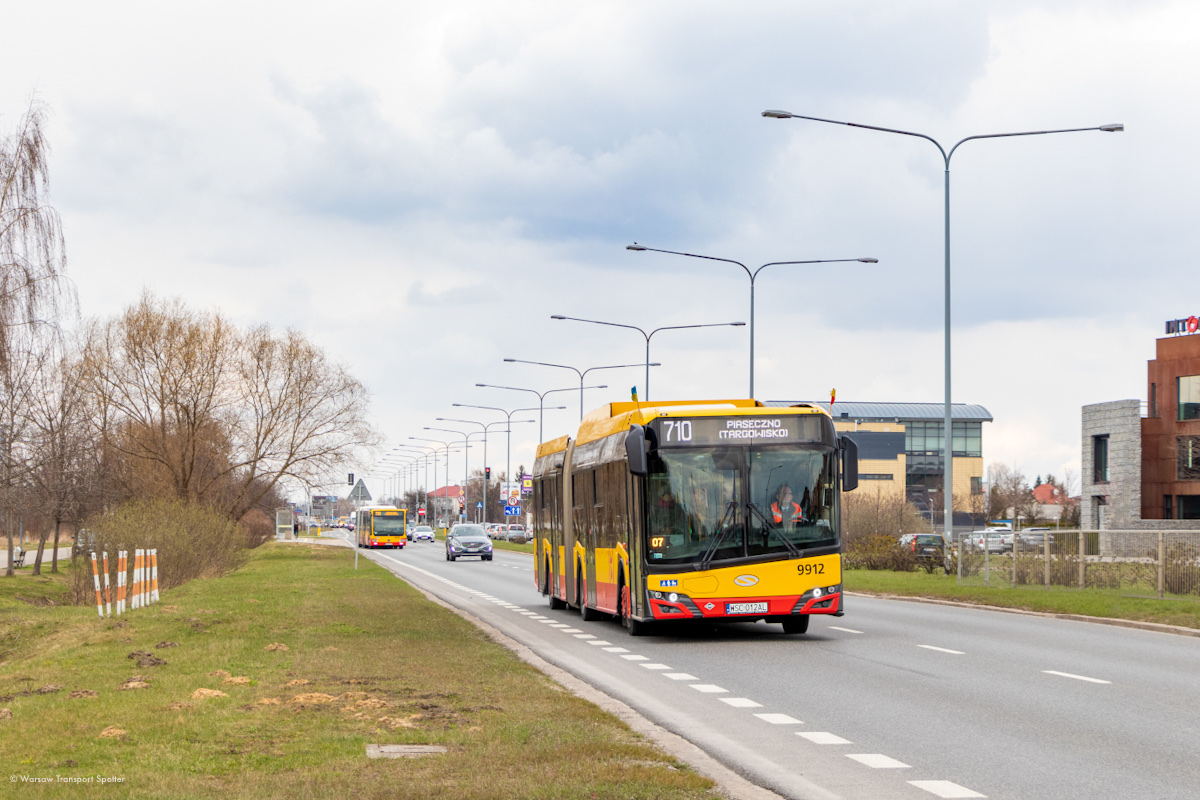 9912
PoniedziaĹkowe zastÄpstwo za Mobilis
Słowa kluczowe: DziwadĹo